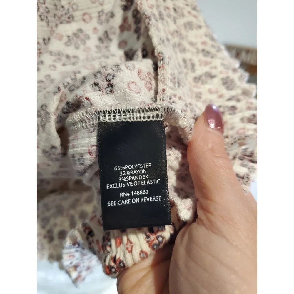 Torrid Keyhole stretch Top‎ size 3 /3X - Picture 6 of 7
